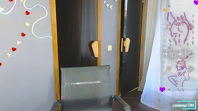 Snapshot of EmmyGreans chatting on 03/07/25, 12:34 EmmyGreans online show from 03/07/25, 12:34