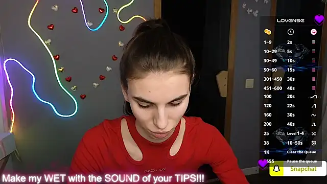 Snapshot of EmmyGreans chatting on 02/10/25, 01:01 EmmyGreans online show from 02/10/25, 01:01