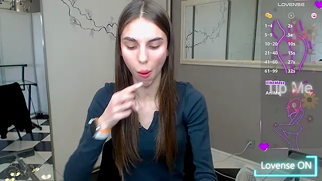 Snapshot of EmmyGreans chatting on 03/05/25, 12:22 EmmyGreans online show from 03/05/25, 12:22