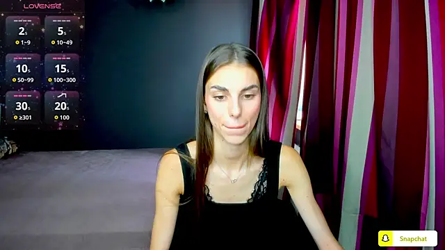 Snapshot of EmmyGreans chatting on 09/17/25, 12:18 EmmyGreans online show from 09/17/25, 12:18