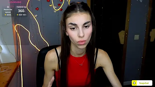 Snapshot of EmmyGreans chatting on 10/08/25, 11:45 EmmyGreans online show from 10/08/25, 11:45