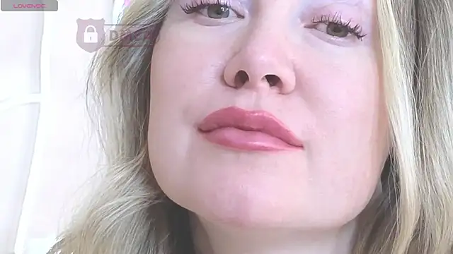 ElleCherry online show from 02/18/25, 11:52