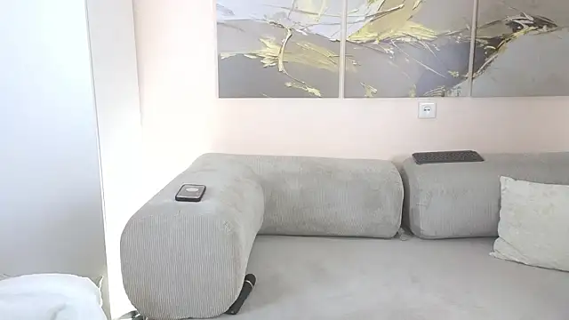 Snapshot of ElleCherry chatting on 02/16/26, 09:24 ElleCherry online show from 02/16/26, 09:24