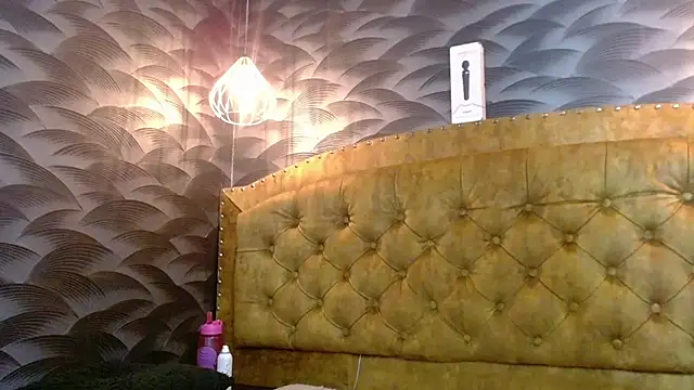 CrystalBrooke3x online show from 10/29/25, 07:24