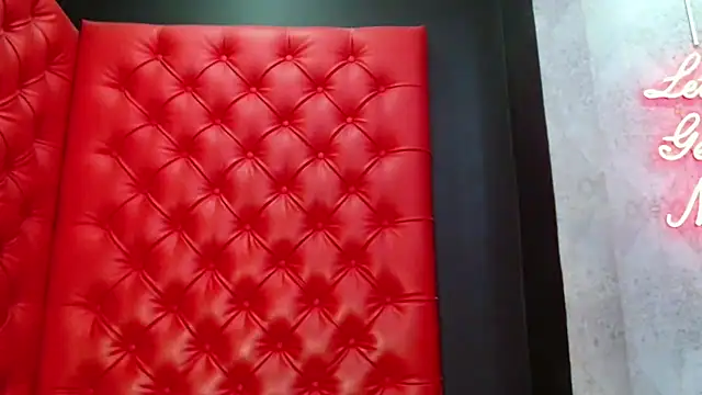 CrystalBrooke3x online show from 12/18/25, 09:18