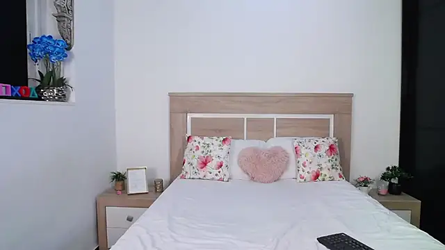 AylinRoss online show from 10/24/25, 06:29