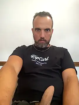 Snapshot of leon3875 chatting on 01/19/26, 03:27 leon3875 online show from 01/19/26, 03:27