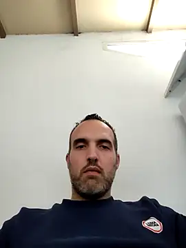 Snapshot of leon3875 chatting on 10/14/25, 03:34 leon3875 online show from 10/14/25, 03:34