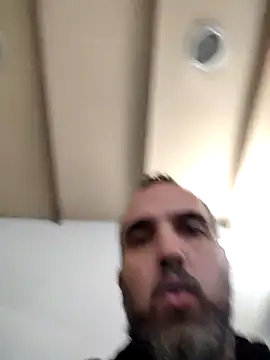 Snapshot of leon3875 chatting on 12/15/25, 03:29 leon3875 online show from 12/15/25, 03:29