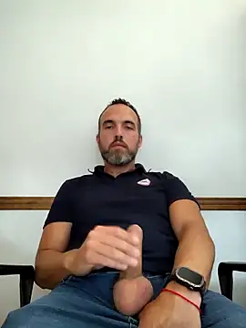 Snapshot of leon3875 chatting on 02/02/26, 03:22 leon3875 online show from 02/02/26, 03:22