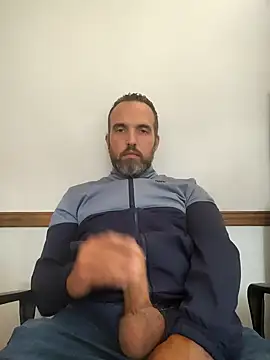 Snapshot of leon3875 chatting on 02/04/26, 03:40 leon3875 online show from 02/04/26, 03:40