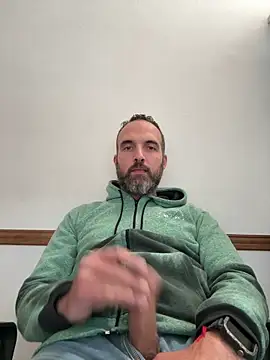 Snapshot of leon3875 chatting on 04/15/26, 03:16 leon3875 online show from 04/15/26, 03:16