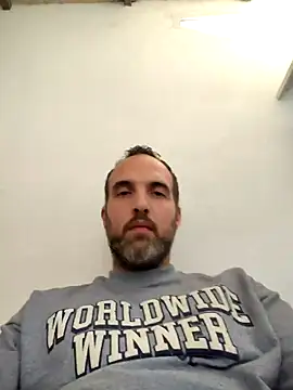 Snapshot of leon3875 chatting on 11/03/25, 03:48 leon3875 online show from 11/03/25, 03:48