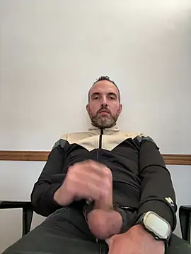 Snapshot of leon3875 chatting on 03/27/26, 03:35 leon3875 online show from 03/27/26, 03:35