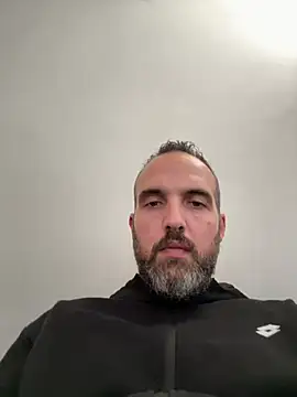 Snapshot of leon3875 chatting on 04/01/26, 03:42 leon3875 online show from 04/01/26, 03:42