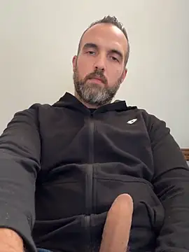 Snapshot of leon3875 chatting on 04/08/26, 03:24 leon3875 online show from 04/08/26, 03:24