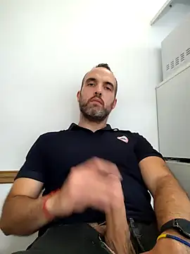 Snapshot of leon3875 chatting on 02/27/25, 03:48 leon3875 online show from 02/27/25, 03:48