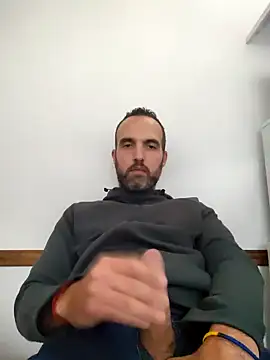 Snapshot of leon3875 chatting on 03/07/25, 03:28 leon3875 online show from 03/07/25, 03:28