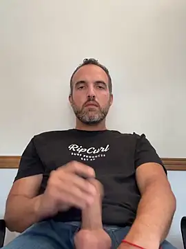 Snapshot of leon3875 chatting on 02/23/26, 03:12 leon3875 online show from 02/23/26, 03:12