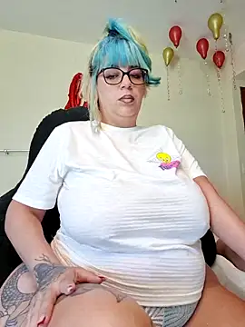 Snapshot of Escarlate4you_ chatting on 02/15/26, 09:52 Escarlate4you online show from 02/15/26, 09:52