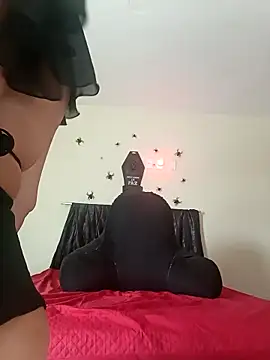 Escarlate4you  online show from 10/28/25, 11:31