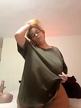 Escarlate4you  online show from 11/25/25, 09:20