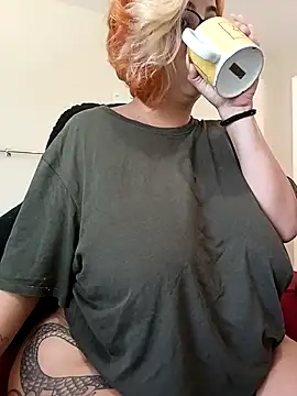 Escarlate4you  online show from 12/14/25, 10:10