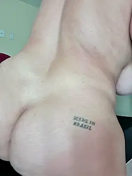 Escarlate4you  online show from 04/04/26, 01:17