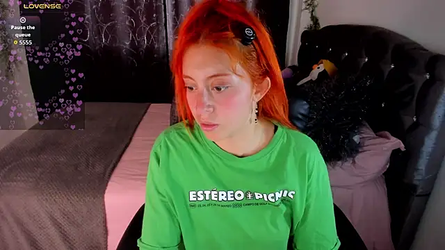 Violetaarey online show from 04/15/26, 05:39