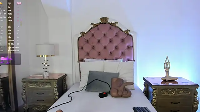 Mara Betancurt online show from 12/20/25, 03:53