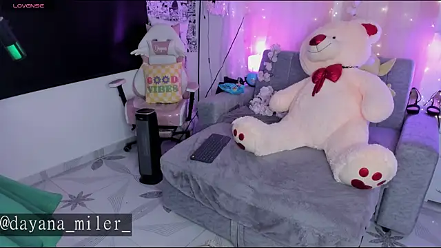  dayana miler online show from 04/28/26, 02:54