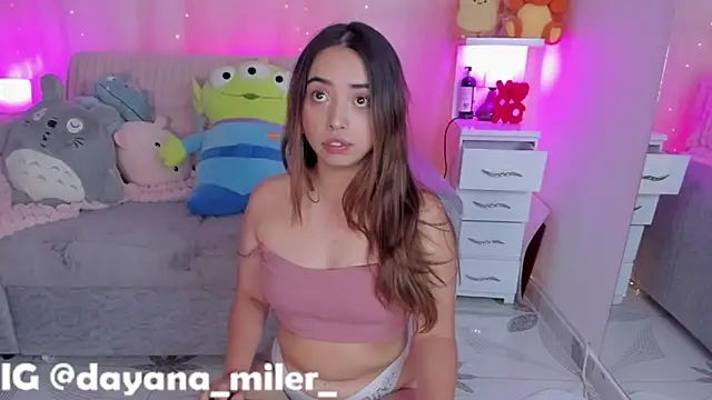 Snapshot of _dayana_miler chatting on 09/25/25, 12:27 dayana miler online show from 09/25/25, 12:27