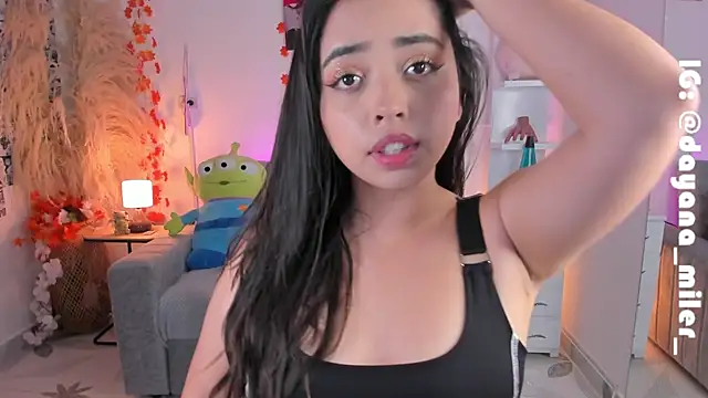 Snapshot of _dayana_miler chatting on 01/06/25, 01:31 dayana miler online show from 01/06/25, 01:31