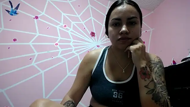 Gisella chaud online show from 11/18/25, 04:32