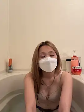 Snapshot of amichao chatting on 04/11/26, 02:10 amichao online show from 04/11/26, 02:10