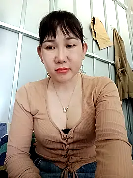 Snapshot of Ana_love2000 chatting on 10/17/25, 12:58 Ana love2000 online show from 10/17/25, 12:58