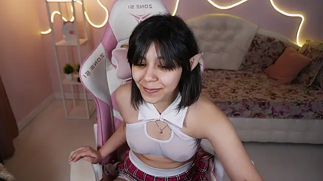 Triss Moon online show from 03/18/25, 06:50