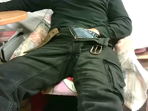 Snapshot of Giulio35_Pika chatting on 12/02/25, 05:14 Giulio35 Pika online show from 12/02/25, 05:14