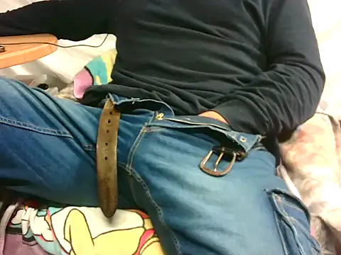 Snapshot of Giulio35_Pika chatting on 11/20/25, 03:45 Giulio35 Pika online show from 11/20/25, 03:45