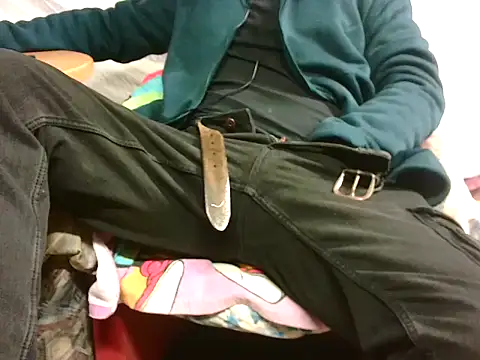 Snapshot of Giulio35_Pika chatting on 11/30/25, 05:52 Giulio35 Pika online show from 11/30/25, 05:52