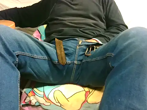 Snapshot of Giulio35_Pika chatting on 11/13/25, 04:00 Giulio35 Pika online show from 11/13/25, 04:00