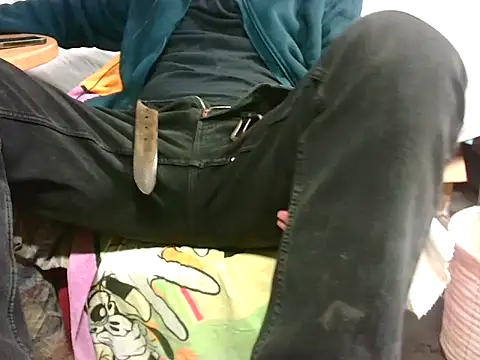 Snapshot of Giulio35_Pika chatting on 11/30/25, 05:58 Giulio35 Pika online show from 11/30/25, 05:58