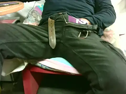 Snapshot of Giulio35_Pika chatting on 10/09/25, 07:47 Giulio35 Pika online show from 10/09/25, 07:47