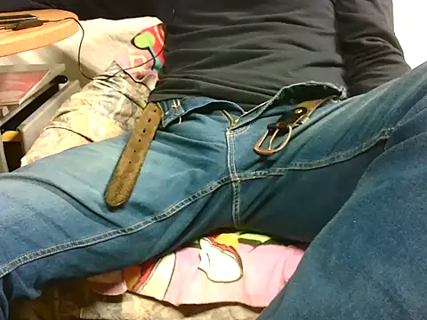 Snapshot of Giulio35_Pika chatting on 11/21/25, 05:56 Giulio35 Pika online show from 11/21/25, 05:56