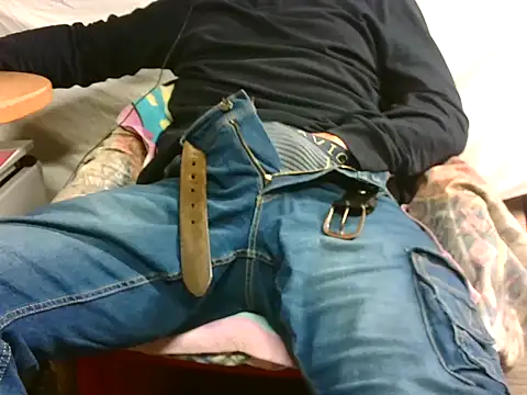 Snapshot of Giulio35_Pika chatting on 11/12/25, 03:49 Giulio35 Pika online show from 11/12/25, 03:49