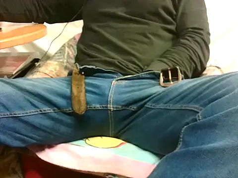 Snapshot of Giulio35_Pika chatting on 11/18/25, 05:16 Giulio35 Pika online show from 11/18/25, 05:16