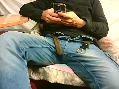 Snapshot of Giulio35_Pika chatting on 11/04/25, 04:11 Giulio35 Pika online show from 11/04/25, 04:11