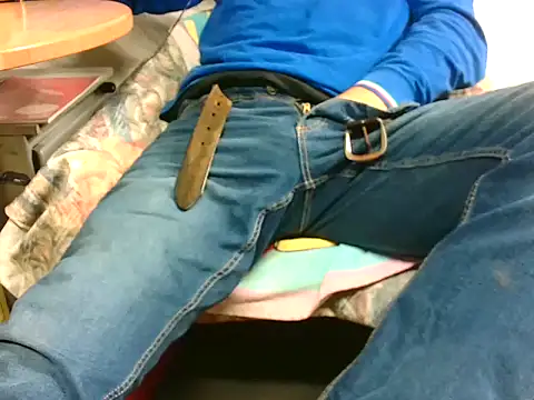 Snapshot of Giulio35_Pika chatting on 10/16/25, 07:44 Giulio35 Pika online show from 10/16/25, 07:44