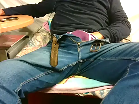 Snapshot of Giulio35_Pika chatting on 10/20/25, 07:14 Giulio35 Pika online show from 10/20/25, 07:14