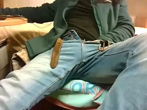 Giulio35 Pika online show from 03/19/26, 02:17